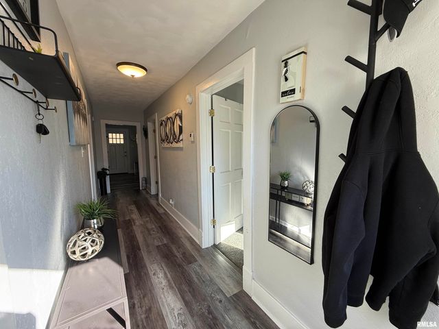 1868 GRAND Avenue, Galesburg, IL 61401