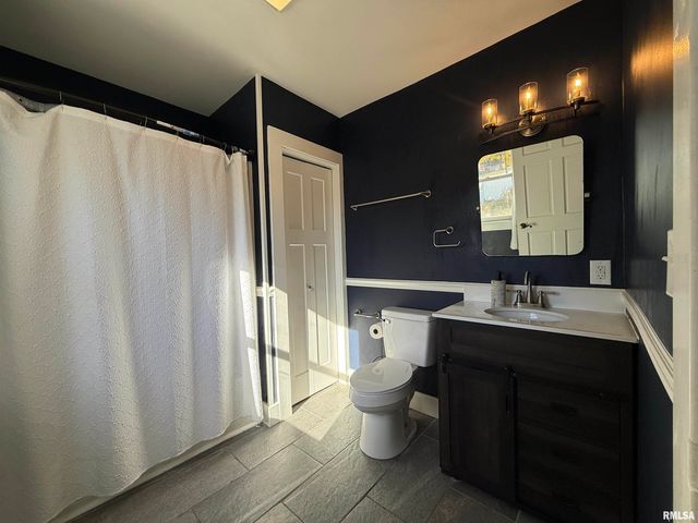 1868 GRAND Avenue, Galesburg, IL 61401