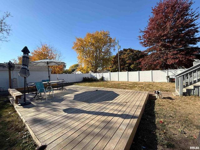 1868 GRAND Avenue, Galesburg, IL 61401