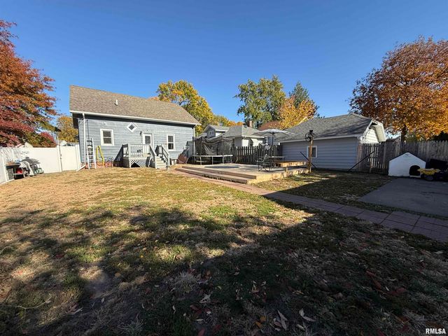 1868 GRAND Avenue, Galesburg, IL 61401