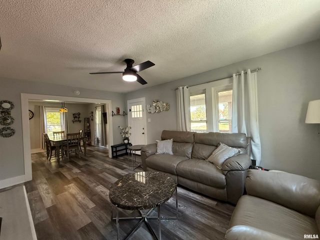 1868 GRAND Avenue, Galesburg, IL 61401