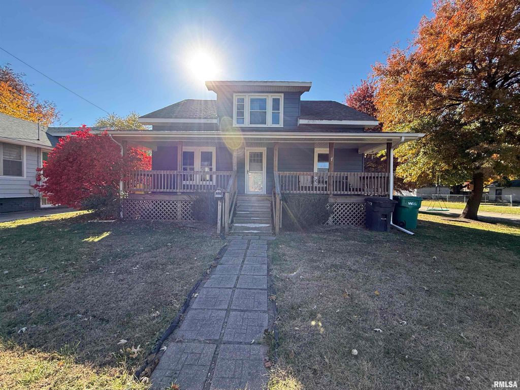 1868 GRAND Avenue, Galesburg, IL 61401