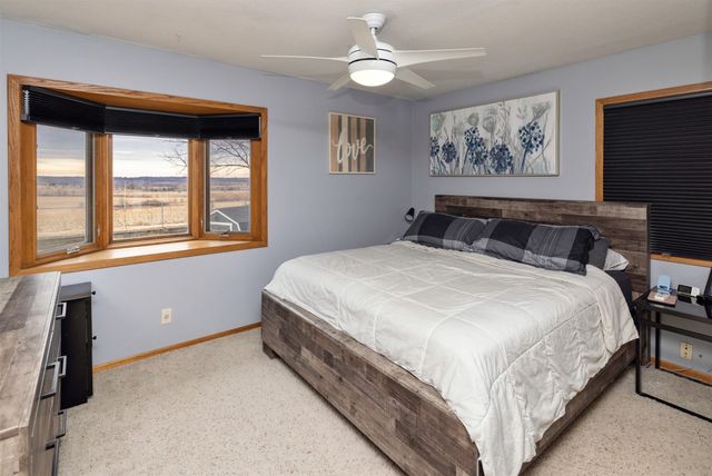 633 Greenfield Parkway, Des Moines, IA 50320