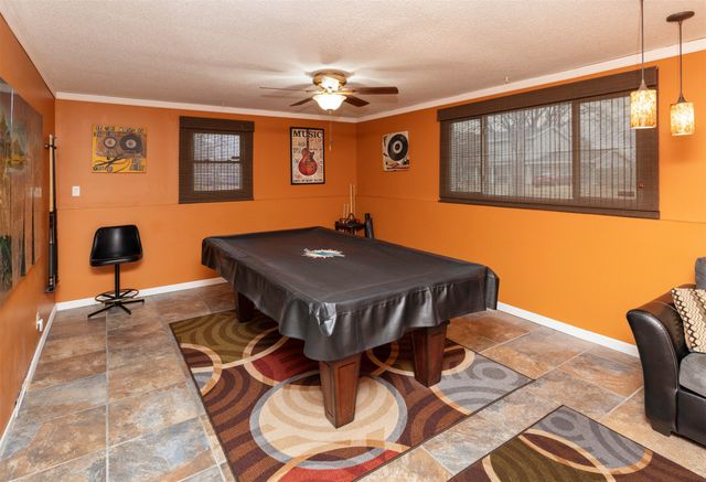 633 Greenfield Parkway, Des Moines, IA 50320