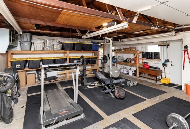 633 Greenfield Parkway, Des Moines, IA 50320