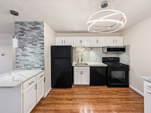 6 Venice B3, Danvers, MA 01923