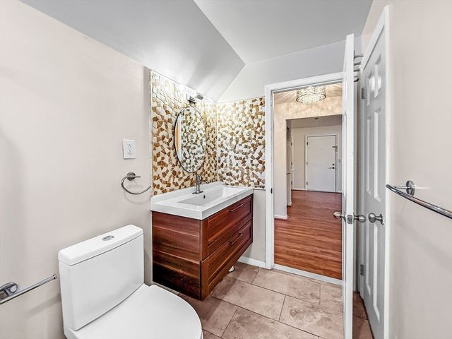 6 Venice B3, Danvers, MA 01923