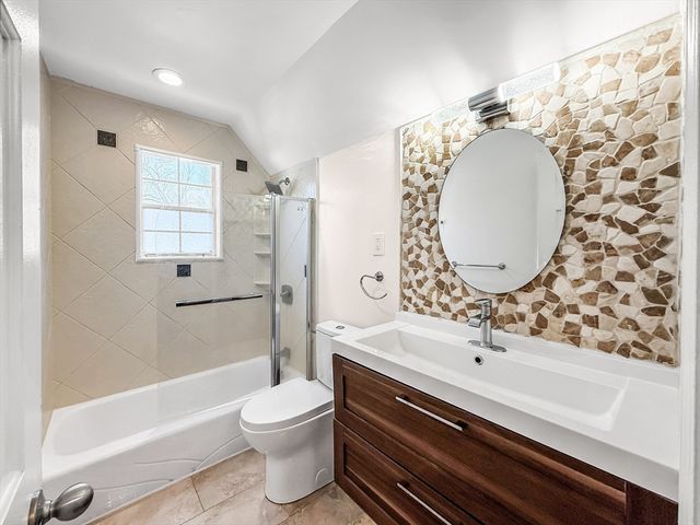 6 Venice B3, Danvers, MA 01923