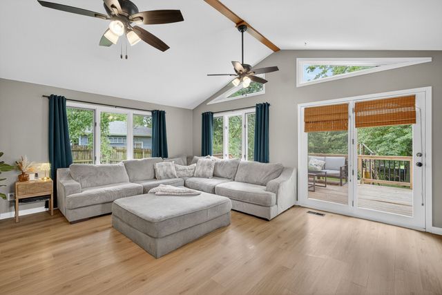 4825 Hillcrest Drive, Pleasant Hill, IA 50327