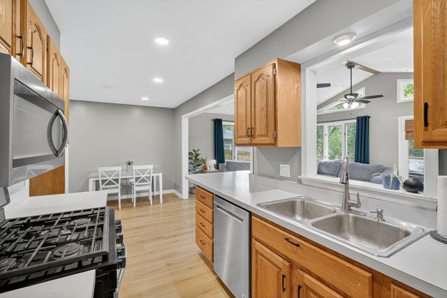 4825 Hillcrest Drive, Pleasant Hill, IA 50327