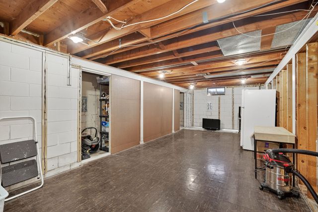 4825 Hillcrest Drive, Pleasant Hill, IA 50327