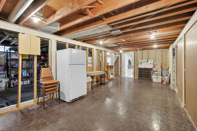 4825 Hillcrest Drive, Pleasant Hill, IA 50327