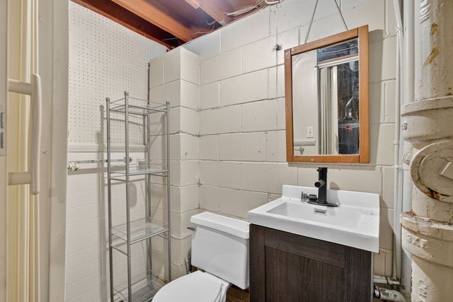 4825 Hillcrest Drive, Pleasant Hill, IA 50327
