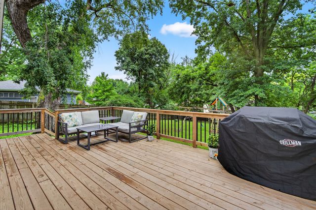 4825 Hillcrest Drive, Pleasant Hill, IA 50327