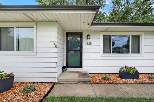 4825 Hillcrest Drive, Pleasant Hill, IA 50327