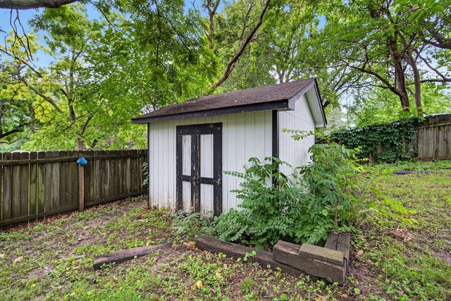 4825 Hillcrest Drive, Pleasant Hill, IA 50327