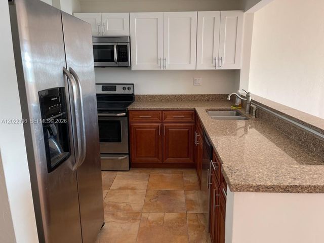 9001 SW 77th Ave C609, Miami, FL 33156