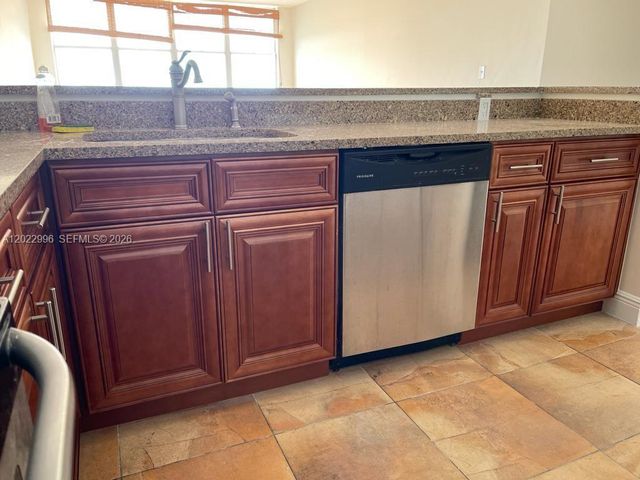 9001 SW 77th Ave C609, Miami, FL 33156