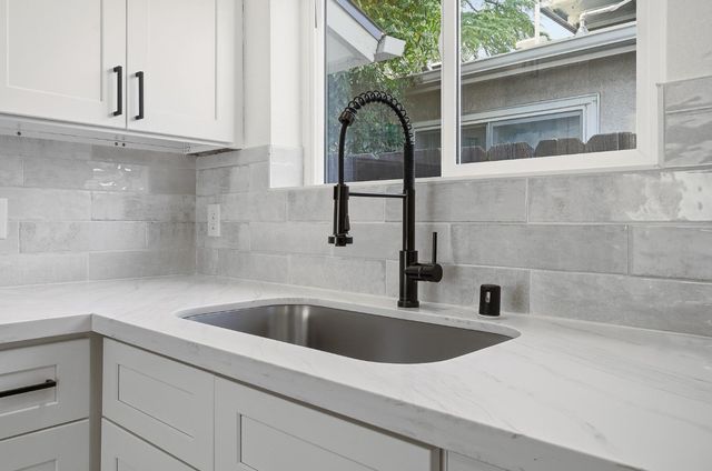 3915 E Holland Avenue, Fresno, CA 93726