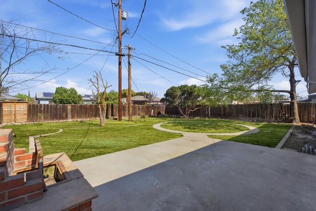 3915 E Holland Avenue, Fresno, CA 93726