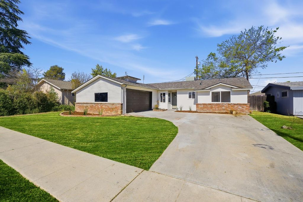 Image 28 of property listing at 3915 E Holland Avenue, Fresno, CA 93726