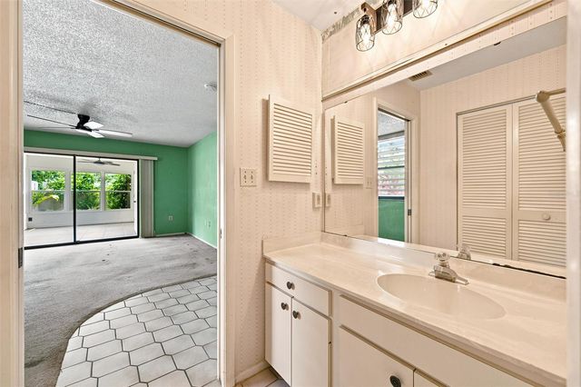 240 SHERWOOD DRIVE, Bradenton, FL 34210