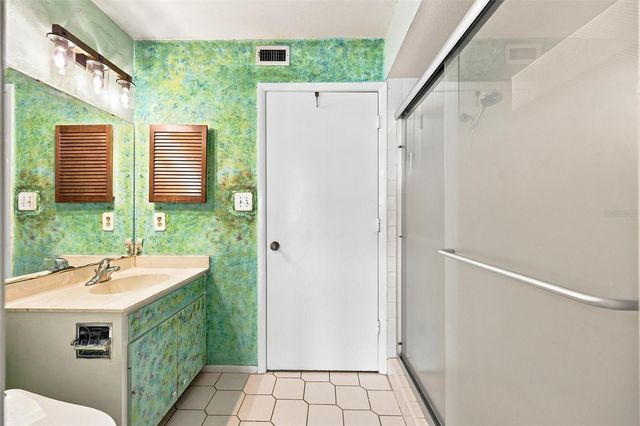 240 SHERWOOD DRIVE, Bradenton, FL 34210