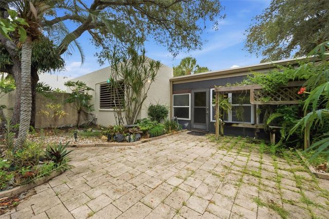 240 SHERWOOD DRIVE, Bradenton, FL 34210