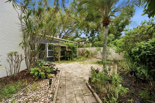 240 SHERWOOD DRIVE, Bradenton, FL 34210