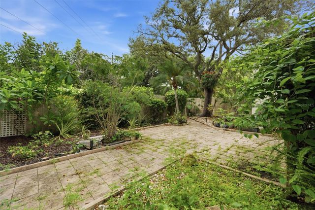 240 SHERWOOD DRIVE, Bradenton, FL 34210