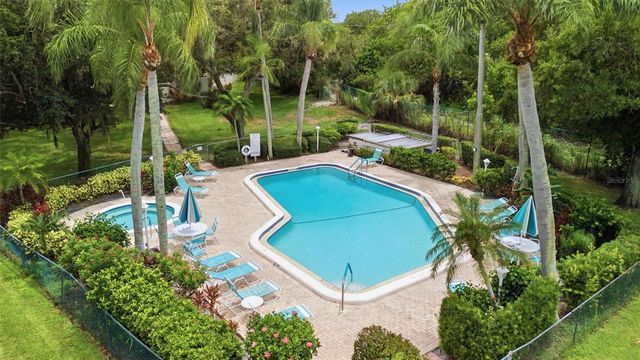 240 SHERWOOD DRIVE, Bradenton, FL 34210