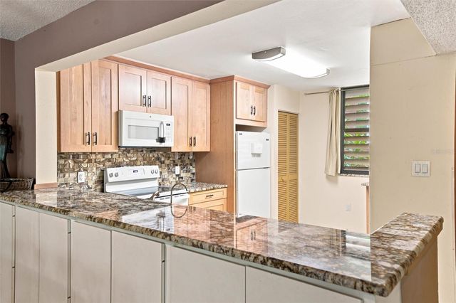 240 SHERWOOD DRIVE, Bradenton, FL 34210