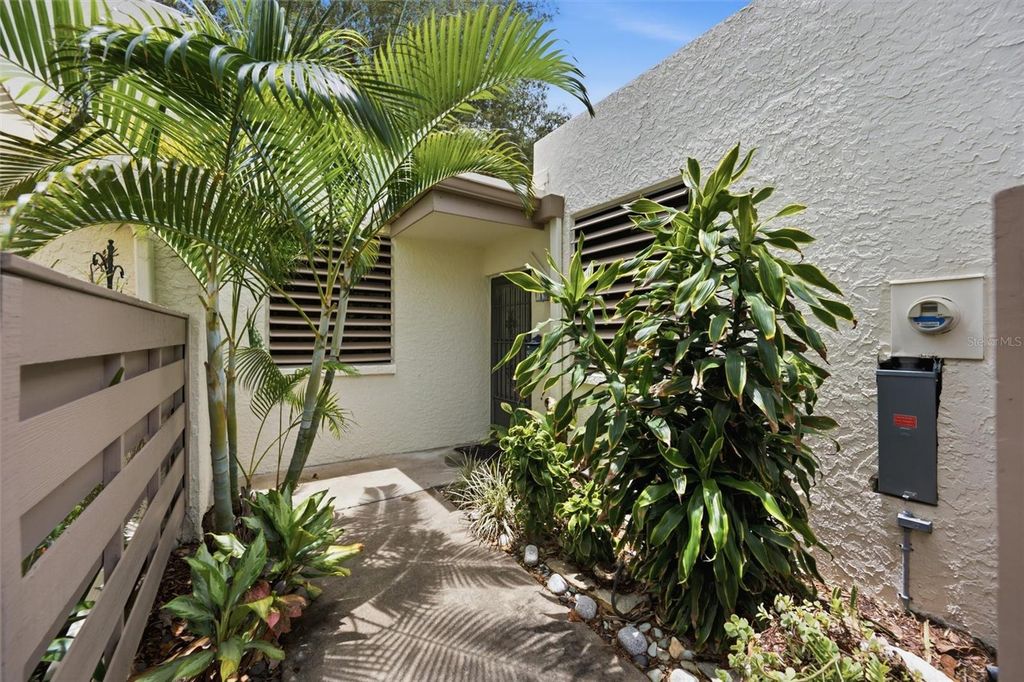 240 SHERWOOD DRIVE, Bradenton, FL 34210