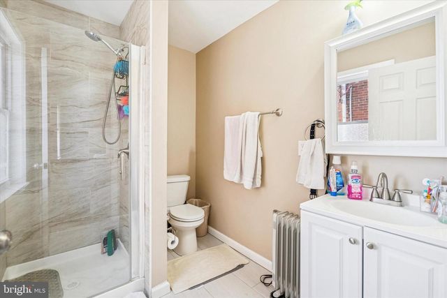 39 W 2ND ST, Bridgeport, PA 19405