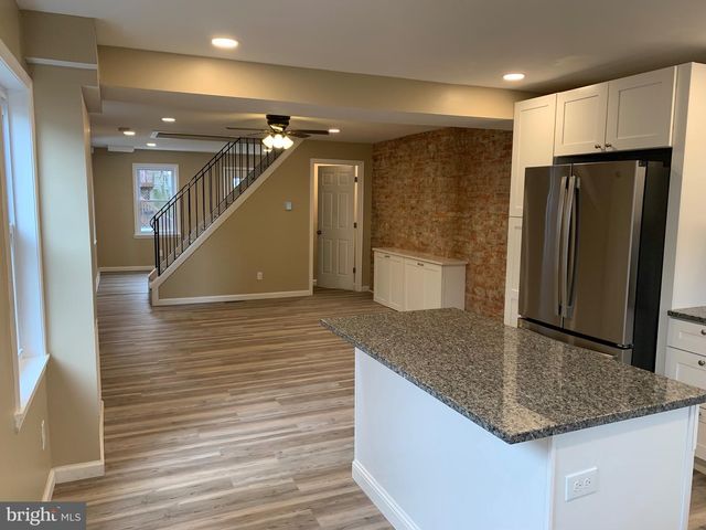 39 W 2ND ST, Bridgeport, PA 19405