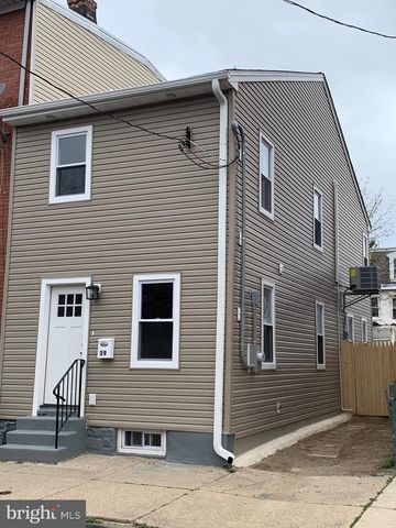 39 W 2ND ST, Bridgeport, PA 19405