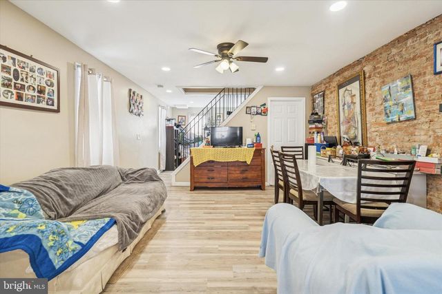 39 W 2ND ST, Bridgeport, PA 19405