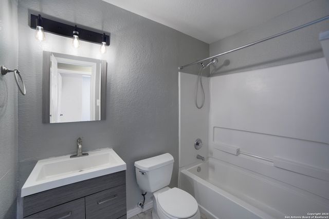 16526 AMBERLY CT, Selma, TX 78154