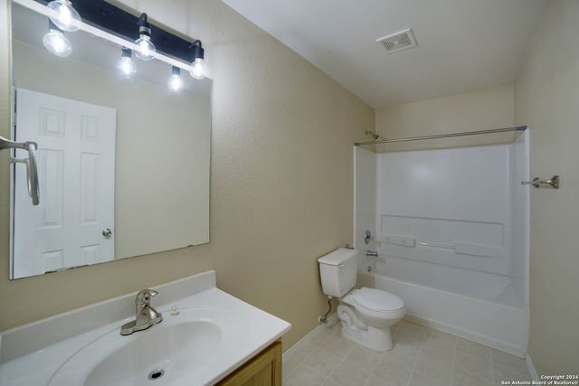 16526 AMBERLY CT, Selma, TX 78154