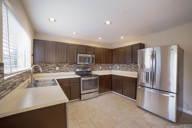 16526 AMBERLY CT, Selma, TX 78154