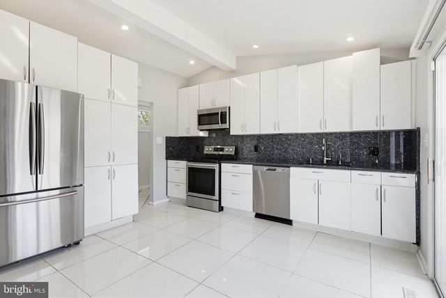 3415 MANOR HILL RD, Baltimore, MD 21208