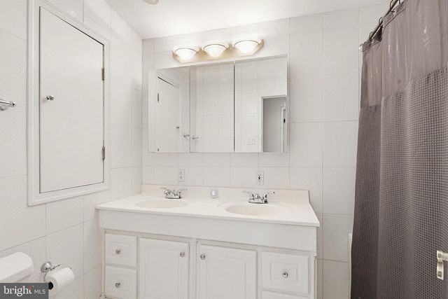 3415 MANOR HILL RD, Baltimore, MD 21208