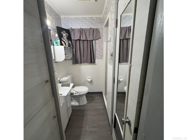 910 E Fordyce Street, England, AR 72046