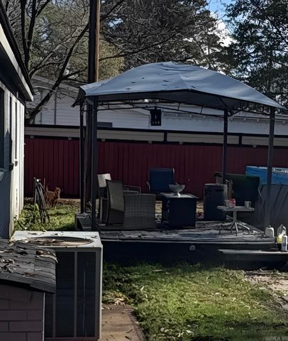 910 E Fordyce Street, England, AR 72046