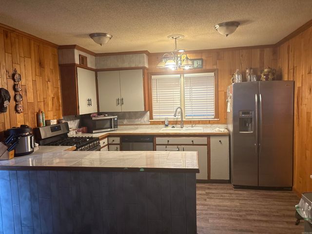 910 E Fordyce Street, England, AR 72046