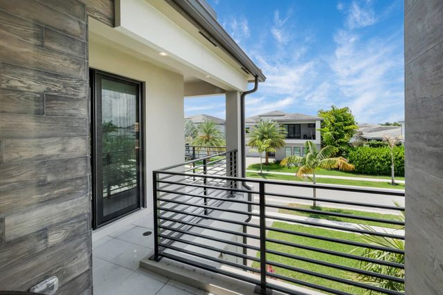 17112 AQUAVERA Way, Boca Raton, FL 33496