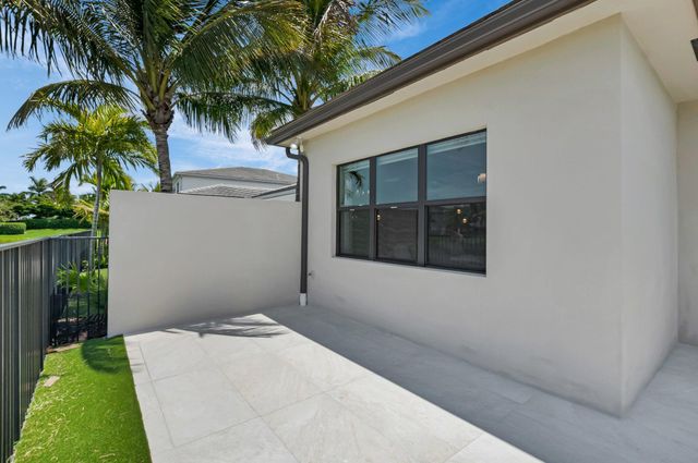 17112 AQUAVERA Way, Boca Raton, FL 33496
