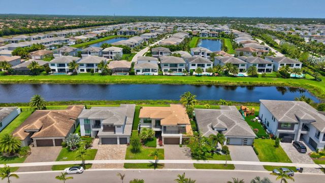 17112 AQUAVERA Way, Boca Raton, FL 33496