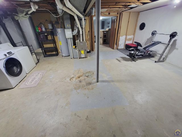 1906 SW Belle AVE, Topeka, KS 66604