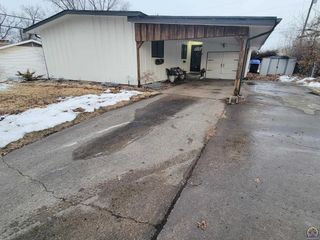 1906 SW Belle AVE, Topeka, KS 66604